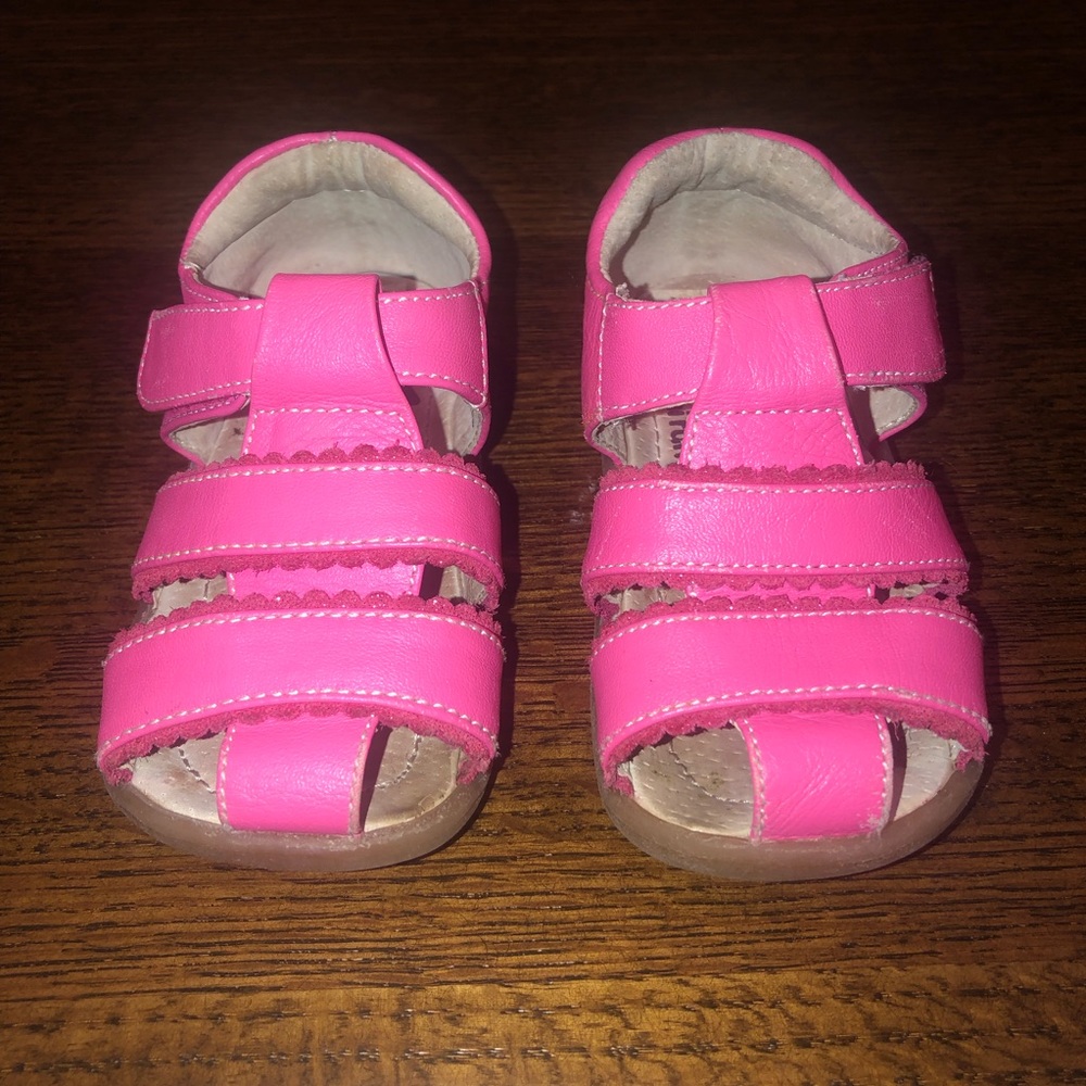 See Kai Run Toddler Girl's Gloria II Fashion Fisherman Sandals Size 6 Hot Pink